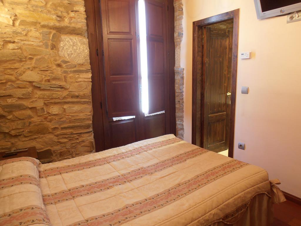 Hostal Virgen De La Encina Ponferrada Oda fotoğraf