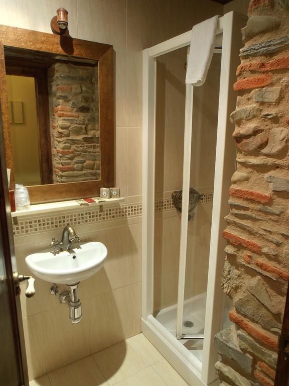 Hostal Virgen De La Encina Ponferrada Oda fotoğraf