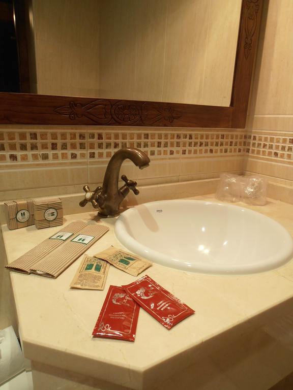 Hostal Virgen De La Encina Ponferrada Oda fotoğraf