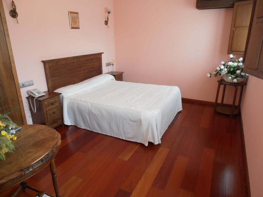 Hostal Virgen De La Encina Ponferrada Oda fotoğraf