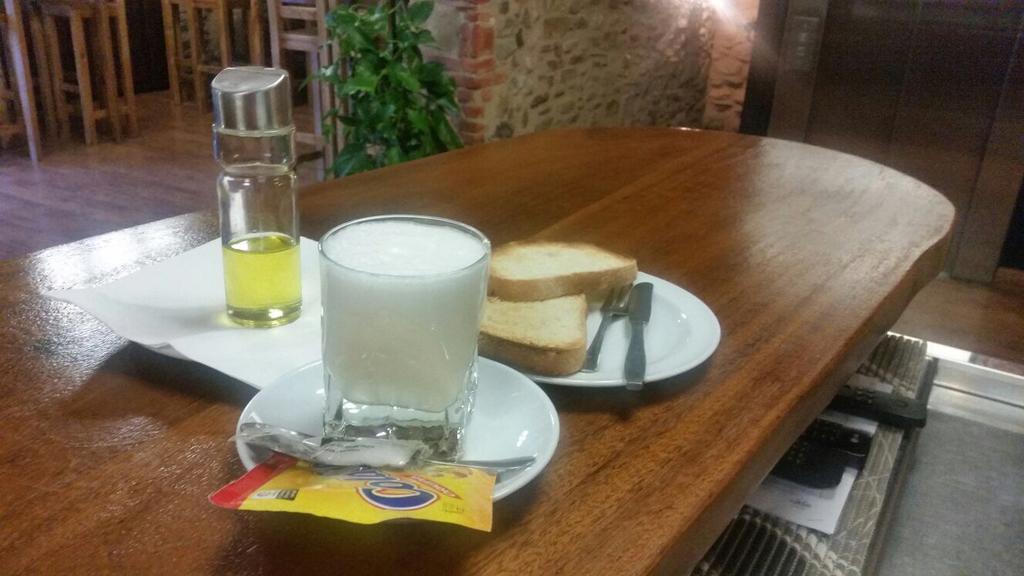 Hostal Virgen De La Encina Ponferrada Dış mekan fotoğraf